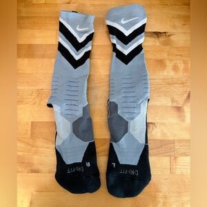 Nike Men's Black and Gray Performance Socks